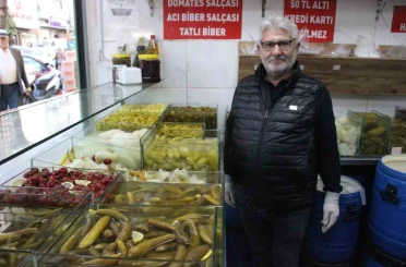Yarım asırlık turşucudan iddialı çıkış: "Turşu suyu içen grip olursa masrafları benden" 