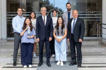 Yaşar Üniversitesi’ne altın ödül 