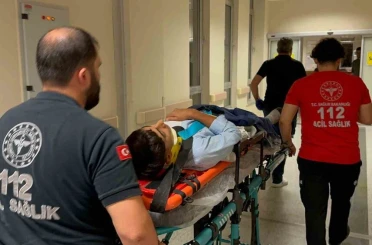 Yaşı küçük sürücü kaza yaptı: 2 yaralı 
