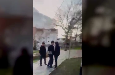 Yaşıtını bıçakla ağır yaralayan çocuk saldırı anını da kayda aldırdı 