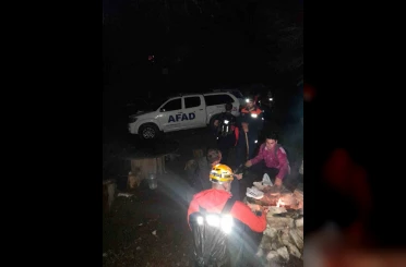 Yaylada mahsur kalan 3 kişi kurtarıldı 