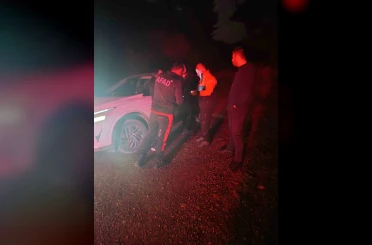 Yaylada mahsur kalan aile kurtarıldı 
