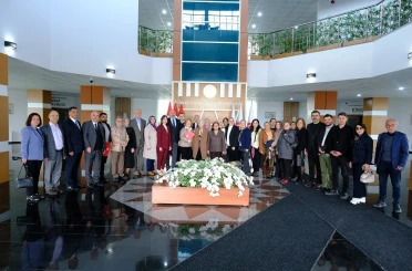 Yazar Müjgan Üçer, kütüphanesini üniversite öğrencilerine bağışladı 