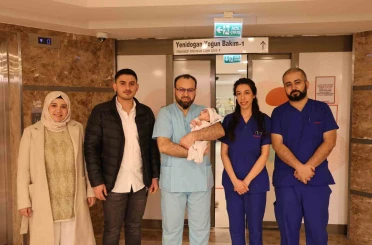 Yeni doğan bebek 79 günde 4 ağır ameliyat geçirerek hayata tutundu 