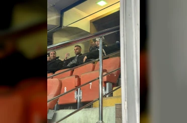 Yeni transfer Deniz Türüç’ten tribünde ilk destek!