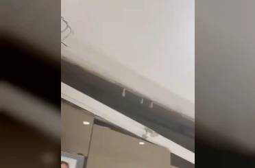 Yeni yapılan binada tavan çöktü: O anlar kamerada 