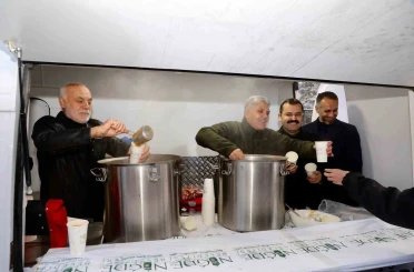 Yeni yılın ilk sabahında namazda buluştular 