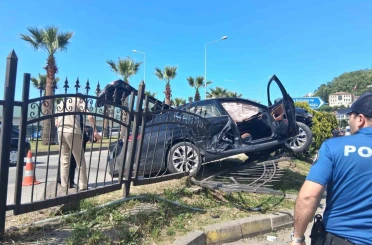 Yeniden Refah Partisi Genel Başkan Yardımcısı Gezgin’in içinde bulunduğu makam aracı kaza yaptı: 3 yaralı 