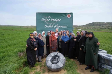 Yeniköylü çiftçilere sulama borusu dağıtıldı 