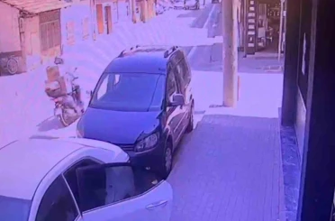 Yere dökülen mazot kazaya sebebiyet verdi; 3 yaralı 