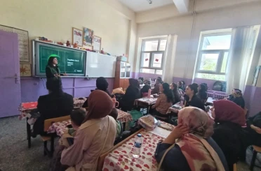 Yeşilay Kars Şubesi’nden velilere bağımlılıkla mücadele eğitimi 
