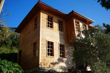 Yeşilçam efsanesinin evi "yılan hikayesine" döndü 