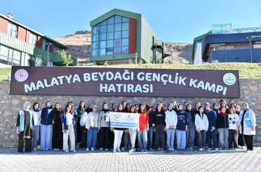 Yeşilyurt Kent Konseyi’nden gençlere kamp etkinliği 