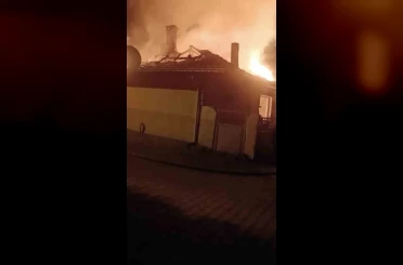 Yılbaşı gecesi Bursa’da köy evi alevlere teslim oldu 