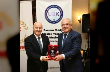 "Yılın Vizyoner Devlet Adamı ve Yerel Yönetici Onur Ödülü" Başkan Güler’in 