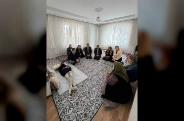 Yılmaz’dan çocuklara moral ziyareti 
