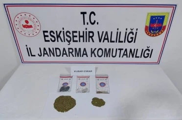 Yol kontrolünde durdurulan araçta uyuşturucu madde ele geçirildi 