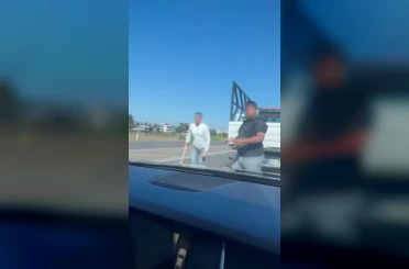 Yol verme tartışmasında sopalı saldırıdan kaçarak kurtuldular 