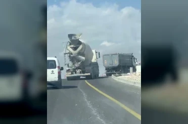Yola beton dökerek ilerledi 