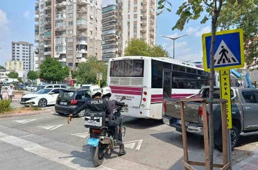 Yolcu minibüsünün yaya geçidinde çarptığı genç kız öldü 