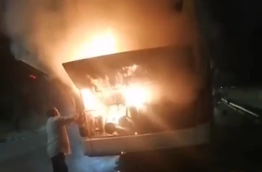 Yolcu otobüsünde yangın paniği 