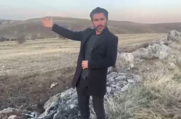 Yolunu şaşıran karaca bozkırın ortasında görüntülendi 