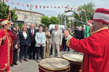 Yöresel ürünlere mehteranlı tanıtım 