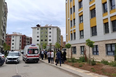 Yüksekten düşen kişi ağır yaralandı 