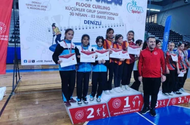 Yunus Emre Ortaokulu ‘Floor Curling’de önemli başarı 