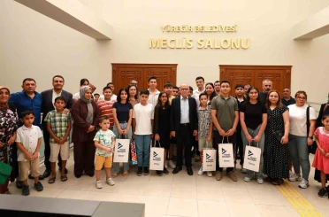 Yüreğir’de başarılı öğrencilere tablet ödülü 