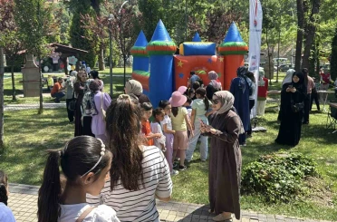 Yüzlerce öğrenci yıl sonu bitirme şenliğinde doyasıya eğlendi 