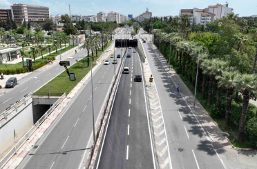 Yüzüncü Yıl Bulvarı’nda asfaltlama çalışması tamamlandı 