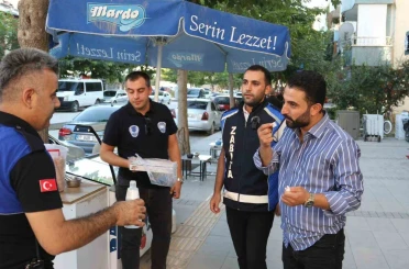 Zabıtadan lokum ve kolonyalı kaldırım işgali uyarısı 