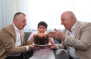 Zeynep Asya’ya Büyükakın’dan doğum günü sürprizi 