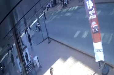 Zonguldak’ta 10 yaşındaki çocuğa motosikletin çarpma anı kamerada 