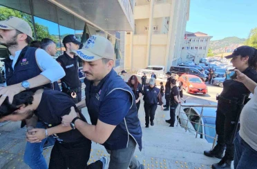 Zonguldak’ta terör örgütü operasyonunda gözaltına alınan 4 öğrenciden 3’ü tutuklandı 