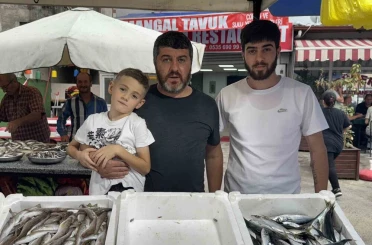 Zonguldak’ta tezgahlar balıkla şenlendi 