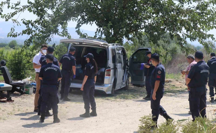 2 gündür kayıp olarak aranan adam aracında ölü bulundu 