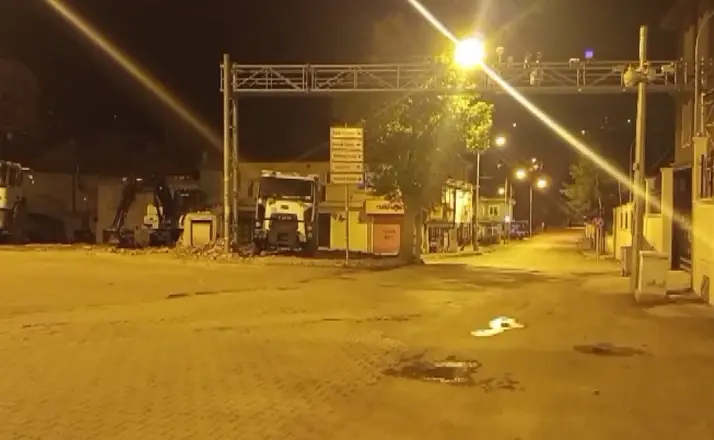 Adana’da deprem "Uyuyorduk, beşik gibi sallandık"
