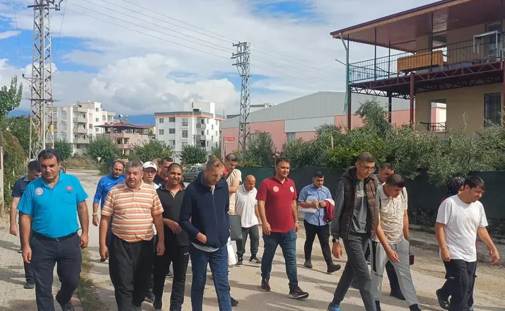 Adana’da özel bireyler Dünya Yürüyüş Günü’nde yürüdü
