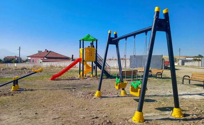 Aksaray’da 13 köye oyun grubu ve sosyal donatı malzemesi
