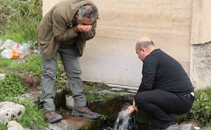 Aksaray’da yeraltından gazlı su çıkıyor
