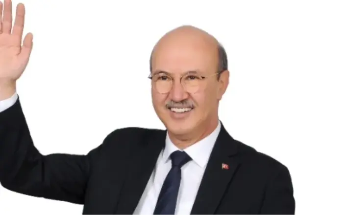 Akşehir'in CHP’li başkanı  ve 14 meclis üyesi istifa etti