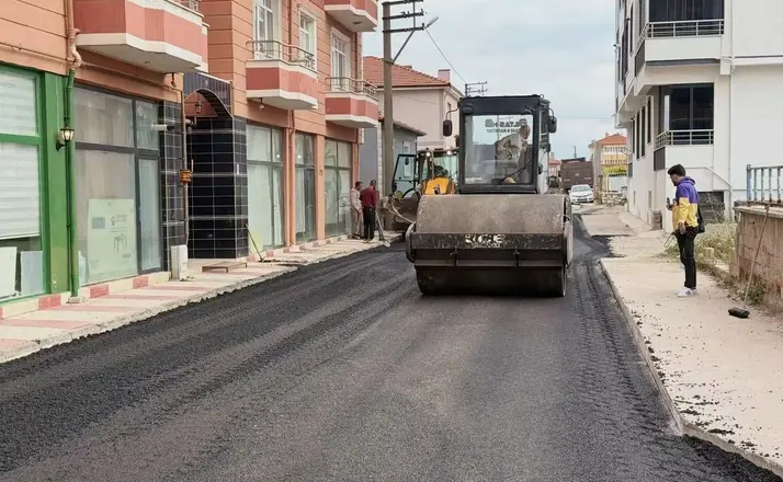 Alaca’da asfalt çalışmaları sürüyor

