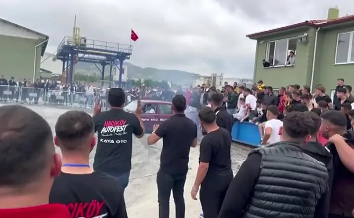 Amasya’da drift gösterisinde yürekler ağızlara geldi
