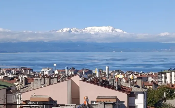 Anamas Dağı beyaz gelinliğini giydi
