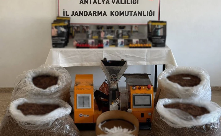 Antalya’da kaçak tütün operasyonunda 280 kilo kıyılmış tütün ele geçirildi