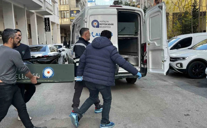 Antalya’da yaşlı kadının sır ölümünde kızı ve erkek arkadaşı hakim karşısında: 804 bin TL değerindeki altın detayı 