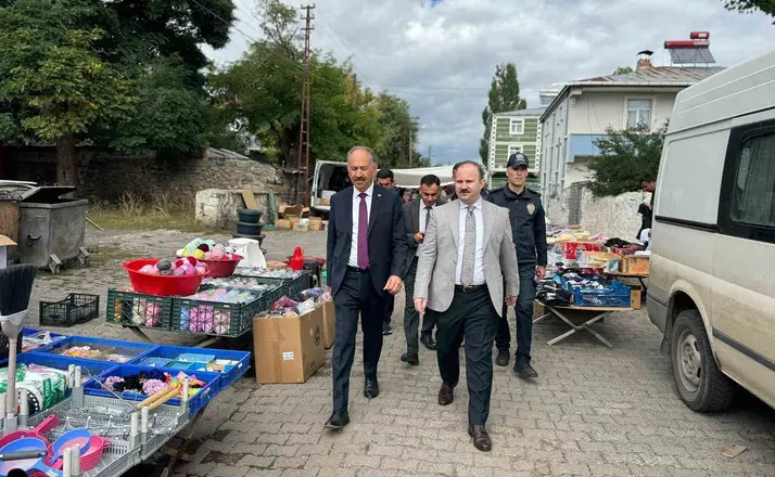 Arpaçay’da Kaymakam Güvenç ve Başkan Elma’dan pazar ziyareti
