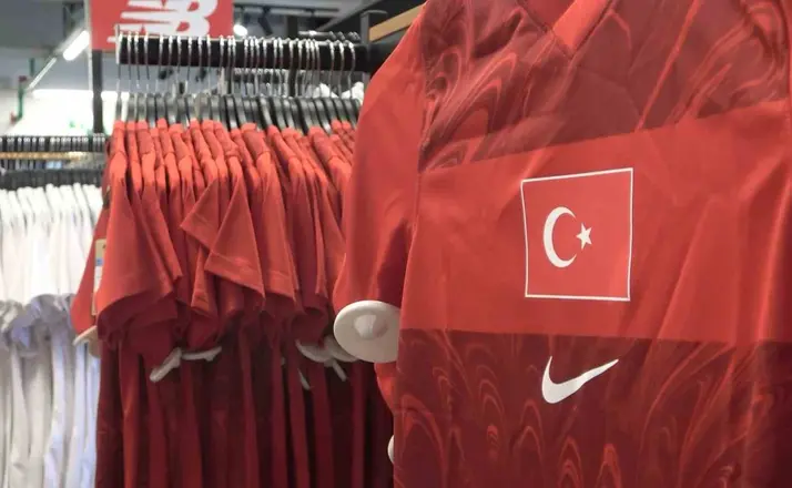 Ay yıldızlı formalar Bursastore’da satışa çıktı
